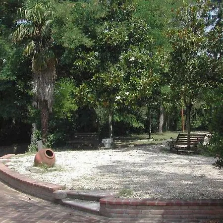 Pesaro Sleeps 6 Pool 别墅 *