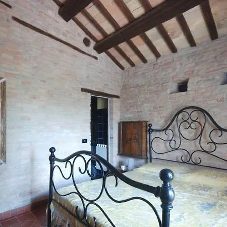 Pesaro Sleeps 6 Pool 乌尔比诺