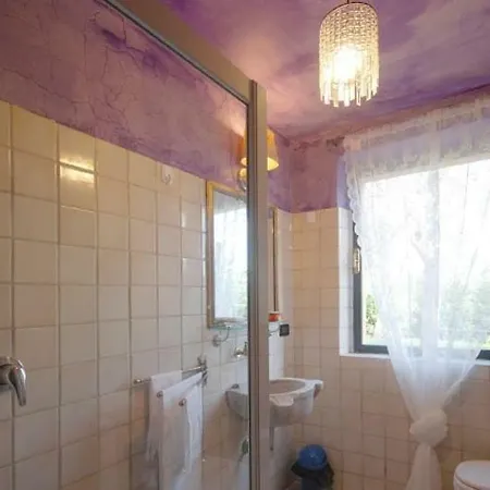 Pesaro Sleeps 6 Pool 别墅 *